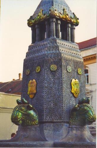 Ungheria 002 - Pecs - Fontana di Vilmos